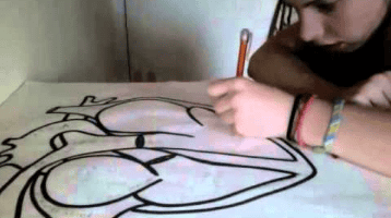 kid-drawing-heart